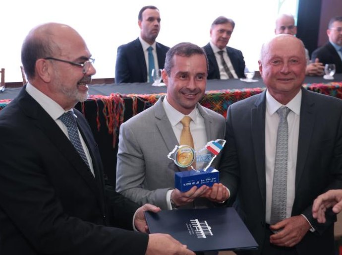 TCE recebe selo ouro na abertura de evento nacional da transparência pública