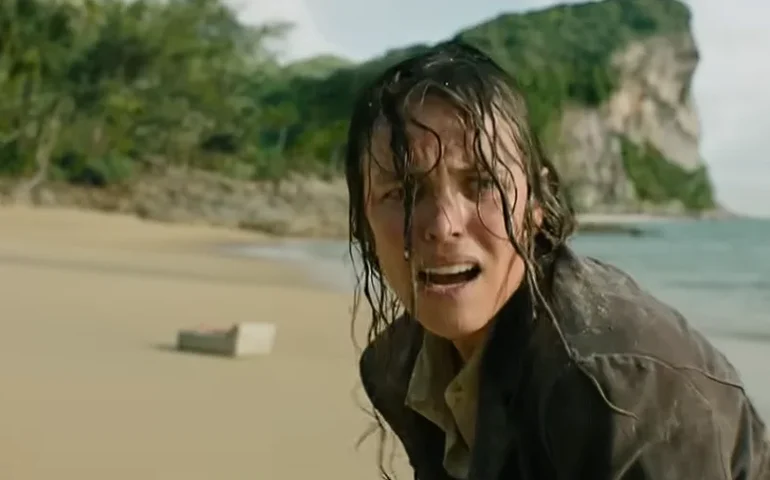 Filme de Sam Raimi joga protagonistas em uma ilha e subverte padrões de comportamento