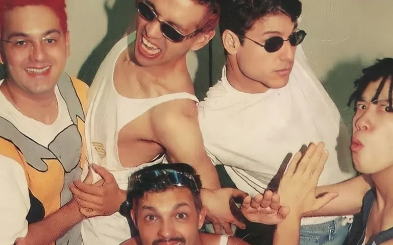 'Mamonas Assassinas' exumados: relembre tragédia que interrompeu no auge a trajetória da banda que marcou os anos 1990