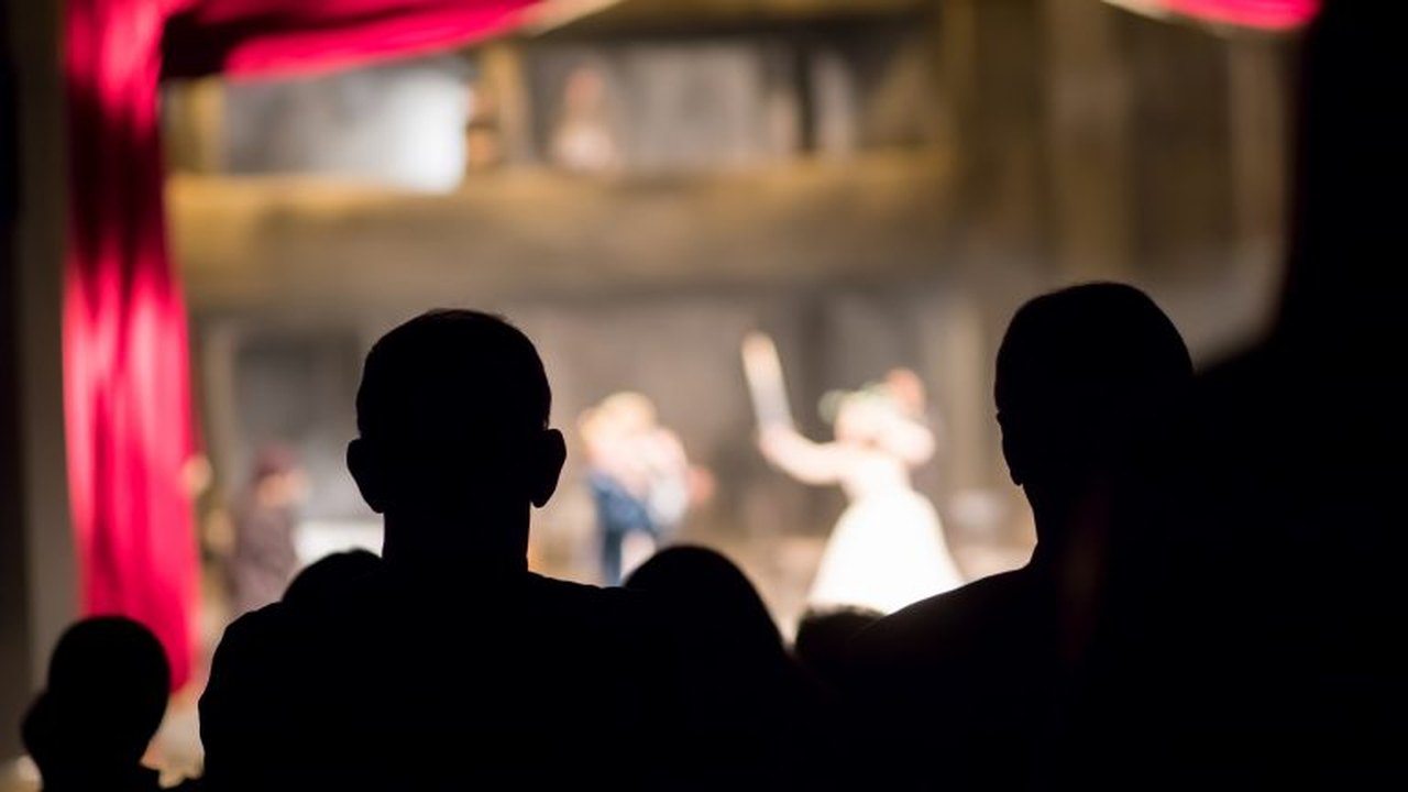 Clima de Halloween inspira roteiro pelas histórias de fantasmas que habitam o Theatro Municipal do Rio