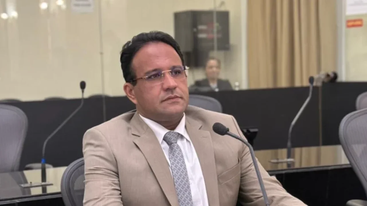 Lei de Mesaque Padilha garante atendimento psicossocial prioritário a pais de pessoas com autismo em Alagoas
