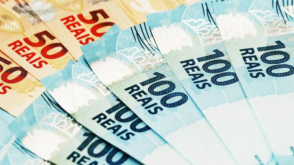 13º na mão: descubra o que fazer com o dinheiro extra