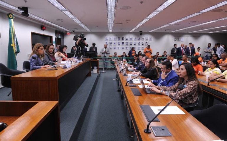 Debatedores defendem alinhamento de projeto do prontuário eletrônico à LGPD