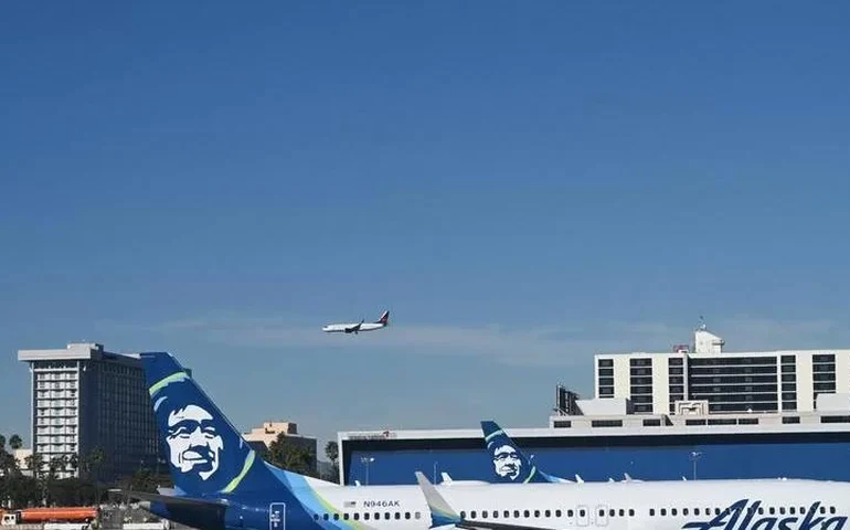 Autoridade aérea dos EUA recomenda que aviões Boeing 737 Max 9 sigam sem voar