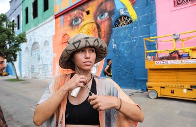 Artista de Alagoas, Yara Pão desenvolve painel de 20m x 14m na região portuária do Rio de Janeiro