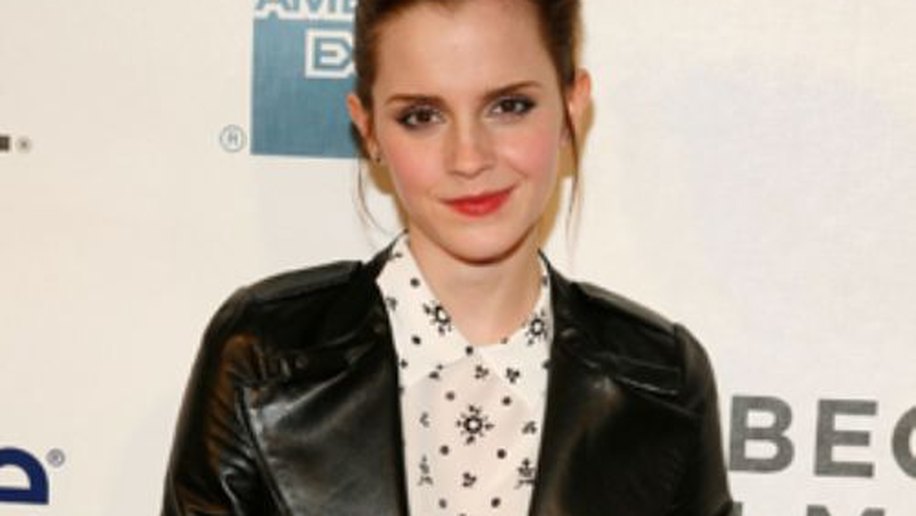 Emma Watson estaria tendo aulas de pole dance