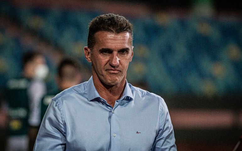 Vagner Mancini revela clima quente no intervalo contra Inter: 'Brigamos no vestiário'