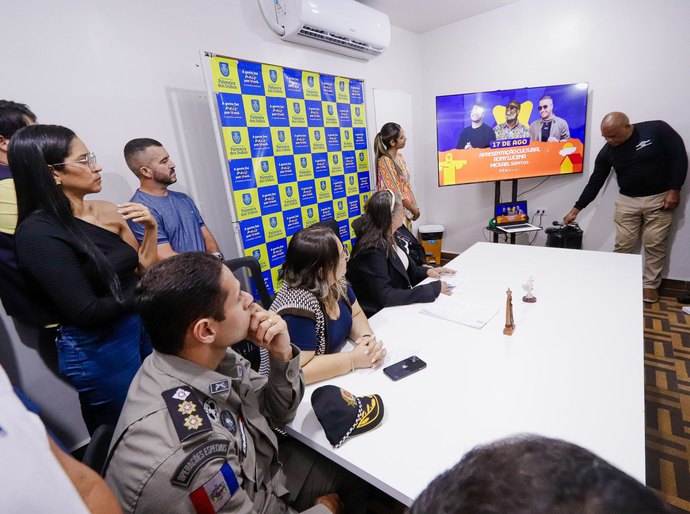 Prefeita Tia Júlia anuncia programação oficial do FIPI em entrevista coletiva