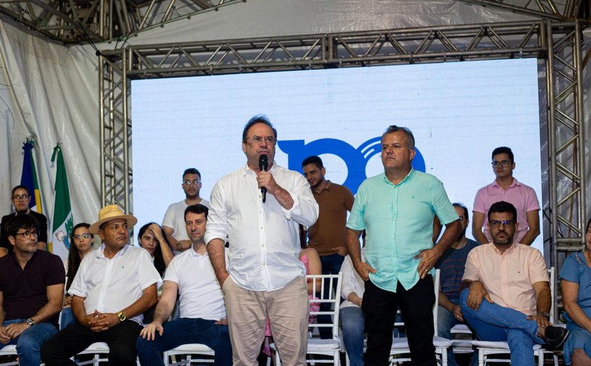 Prefeito Luciano entrega espaço de convívio urbano e anuncia  creche na Vila São José, em Arapiraca