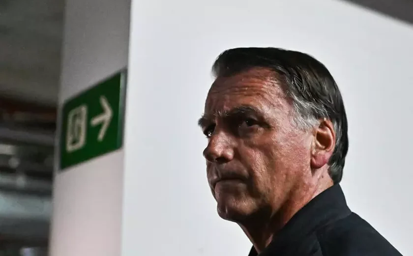 Moraes autoriza visita de filhos e outros familiares a Bolsonaro