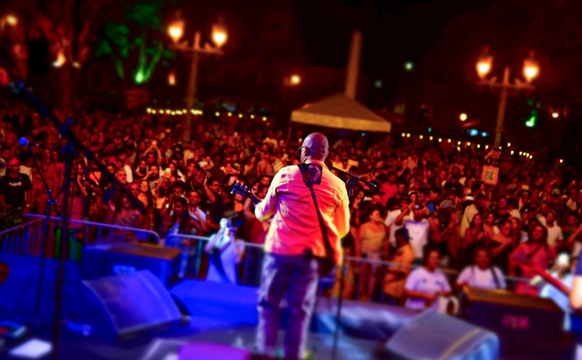 Primeira noite de Saurê Palmares agita bairro de Jaraguá