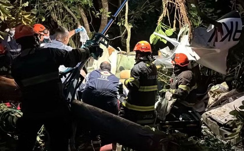 Avião monomotor cai na cidade paulista de Itanhaém