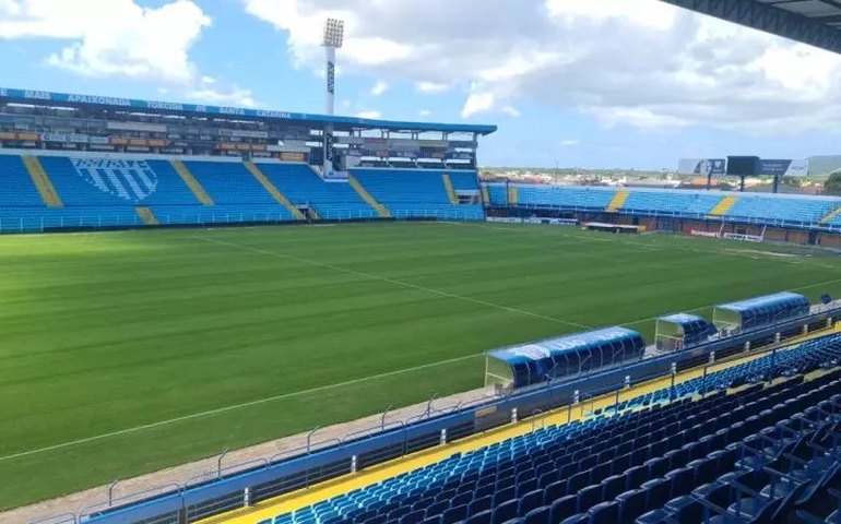 Avaí e CRB se enfrentam nesta terça-feira (14) e buscam manter sequência positiva na Série B