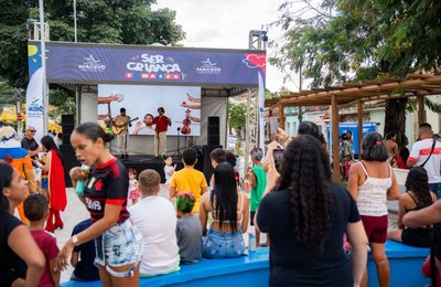 Primeiro dia do “Ser Criança é Massa” leva diversão e alegria para o Vergel e Fernão Velho
