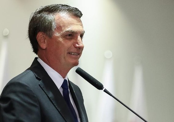Diante da iminente caducidade da MP 905, optei por revogá-la, diz Bolsonaro