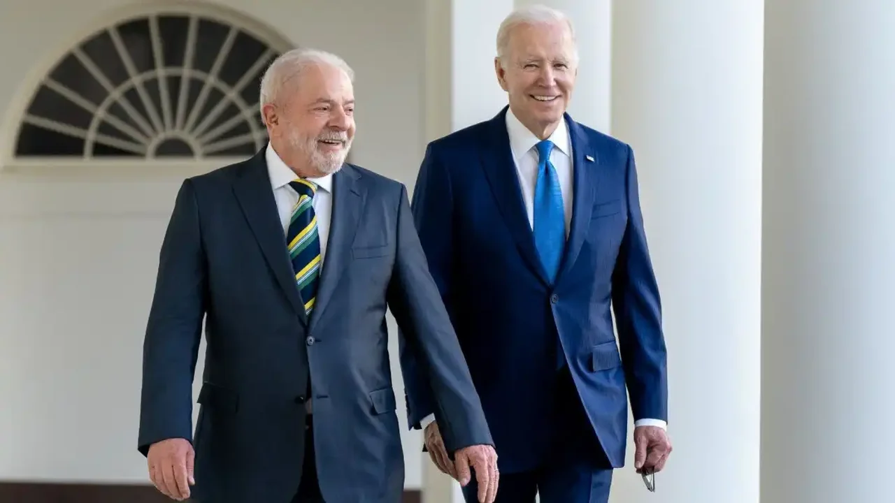 Lula conversa com Biden às 15h30 sobre eleição na Venezuela diante do aumento da tensão