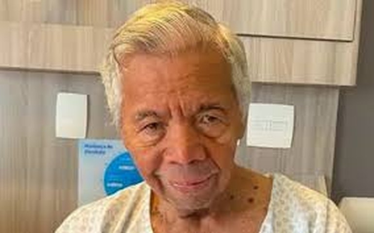 Roque, assistente de Silvio Santos, está internado após sangramento no crânio