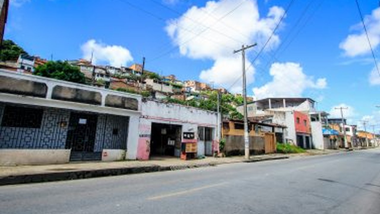 Interdição de via no Mutange altera itinerário de linhas de ônibus