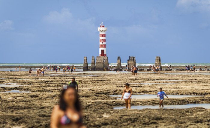 Ir caminhado até o Farol é a opção mais prática e econômica Ir caminhado até o Farol é a opção mais prática e econômica