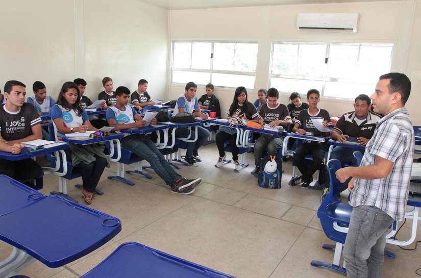 Escolas da rede estadual participam de pré-testes do MEC para o Enem