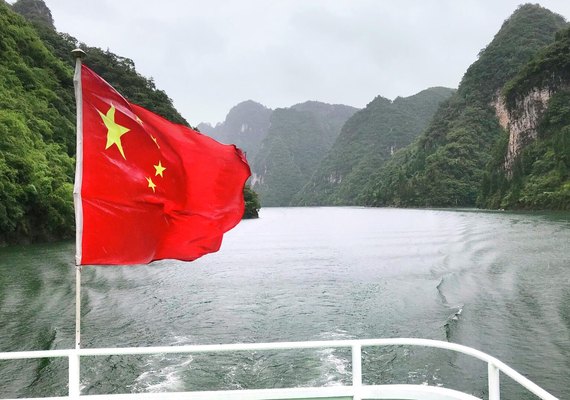 China coloca em serviço 1ª fragata Luohe Type 054B com tecnologia furtiva avançada (FOTOS, VÍDEO)