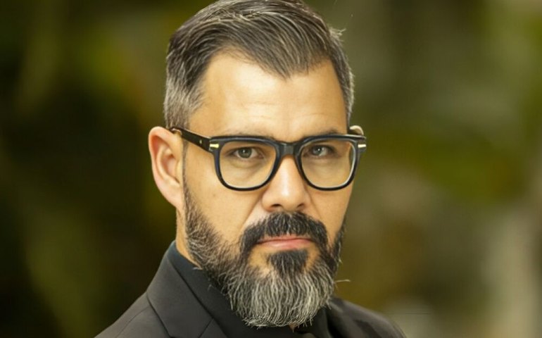 Juliano Cazarré agradece orações para filha depois de procedimento médico