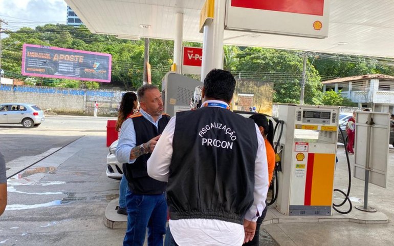 Procon Maceió divulga preços de combustíveis