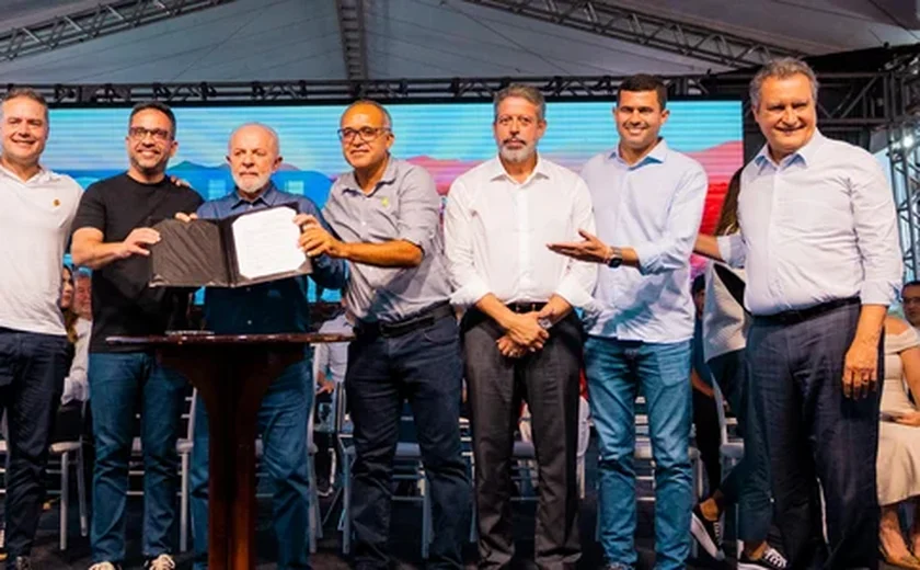 Presidente Lula e Paulo Dantas assinam ordem de serviço para nova etapa do Canal do Sertão
