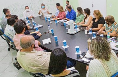 Prefeito Luciano Barbosa anuncia programas para modernizar serviços à população