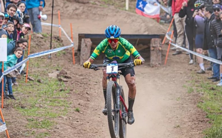 Raiza Goulão conquista o bronze na Mountain Bike e Brasil chega a 4 medalhas no Pan de Santiago