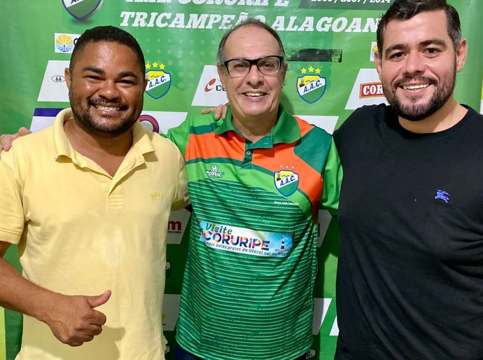 Novo técnico do Coruripe, Caê Cunha chega e comanda primeira atividade com o elenco praiano