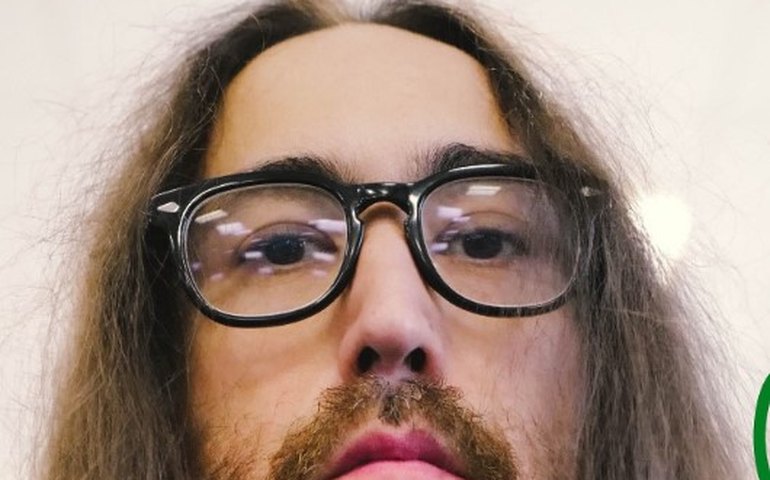 Sean Lennon compartilha comentário sobre meio-irmão Julian: 'Duas pessoas que John mais amava'