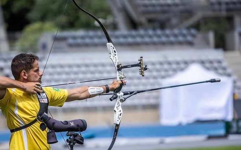 Marcus D’Almeida conquista medalha de ouro inédita no mundial de tiro com arco