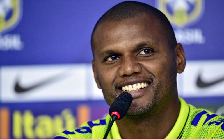 Emerson e Jefferson visitam seleção brasileira em Orlando e acompanham treino