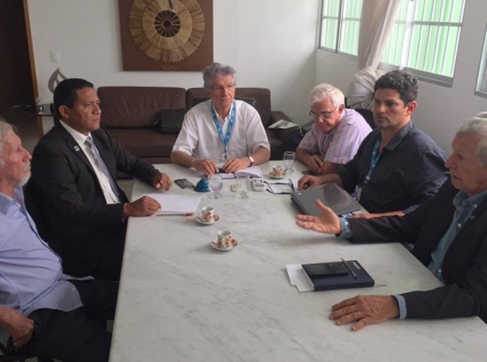 Prefeito de Palmeira dos Índios se reúne com representantes do Cesmac