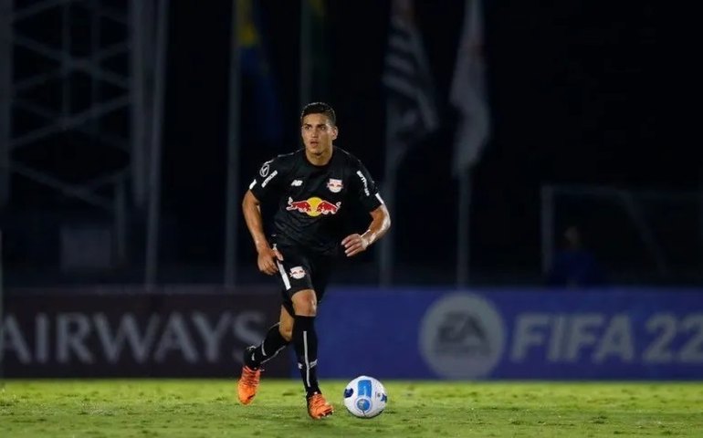 Renan tem contrato com Red Bull Bragantino e Palmeiras rescindido por justa causa
