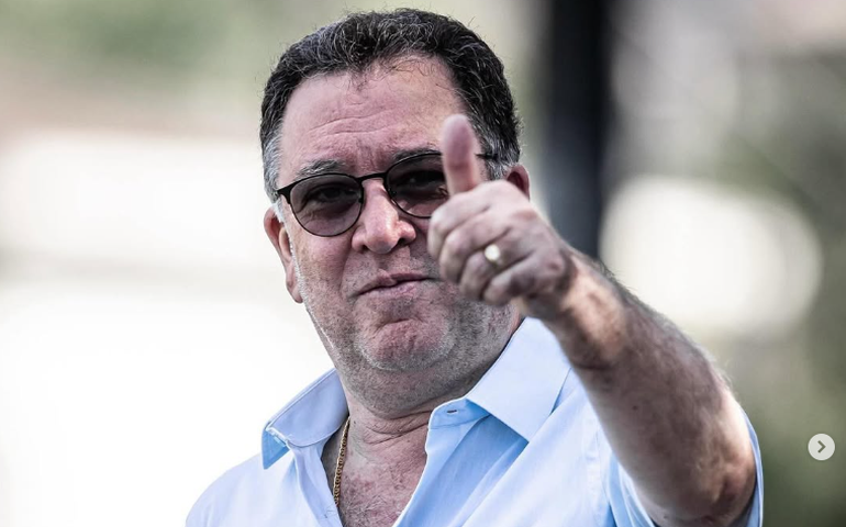 Marcelo Teixeira 'fura' Santos e anuncia Neymar: 'Bem-vindo de volta, menino da Vila'