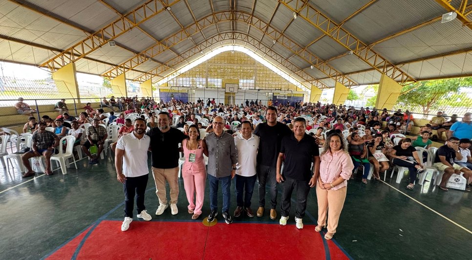 Prefeito Ronaldo Lopes acompanhou primeiro dia de inscrições