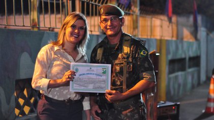 Tiro de Guerra de Arapiraca homenageia Grupo Coringa em formação de atiradores