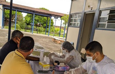 Saúde de Branquinha realiza testagem de profissionais da educação; administração e assistência