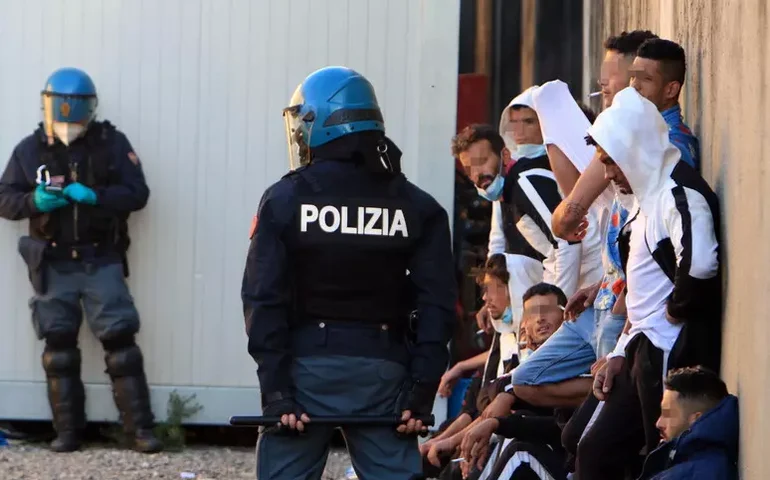 Meloni vai corrigir decreto que prevê recompensa por repatriação de migrantes