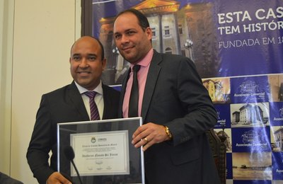 Sociólogo Adalberon Sá Júnior é o mais novo cidadão honorário de Maceió 