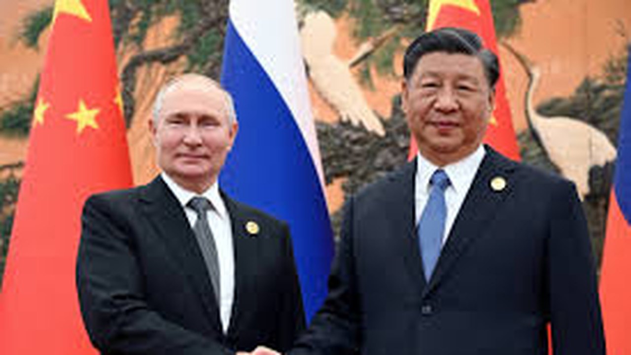 Tentativa de reduzir isolamento, visita de Putin a Kim inquieta EUA e China