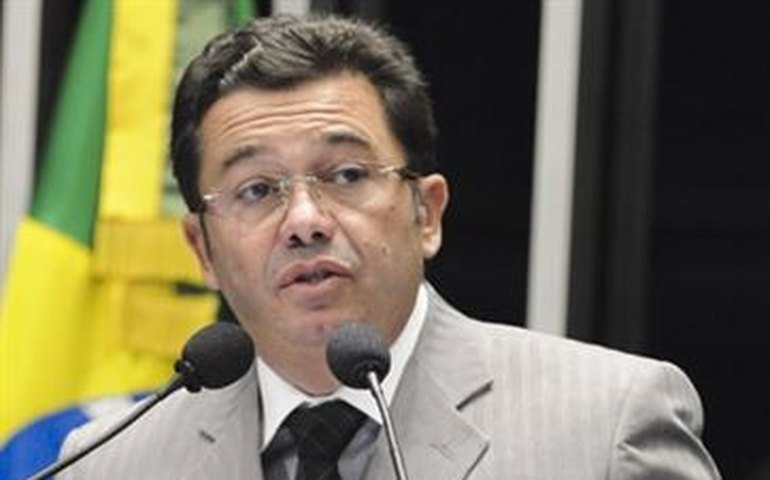 Senador Vital do Rêgo pode ficar com pasta do Turismo