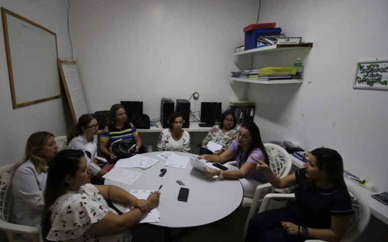 Hospital da Mulher e HE do Agreste promovem roda de conversa sobre acolhimento a vítimas de violência sexual