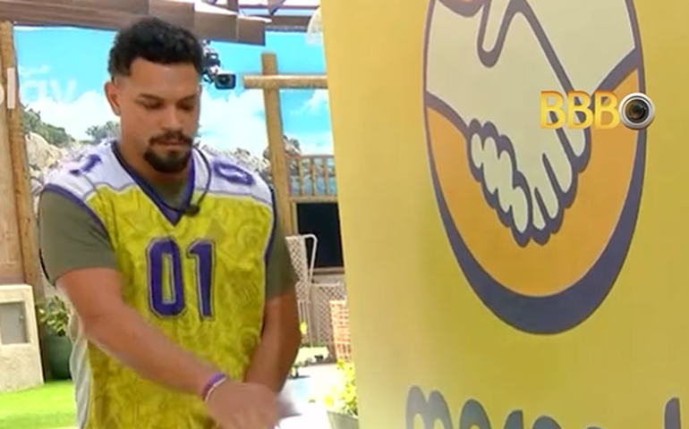 Vinícius vence a Prova do Anjo, coloca Vilma e Maike no Monstro