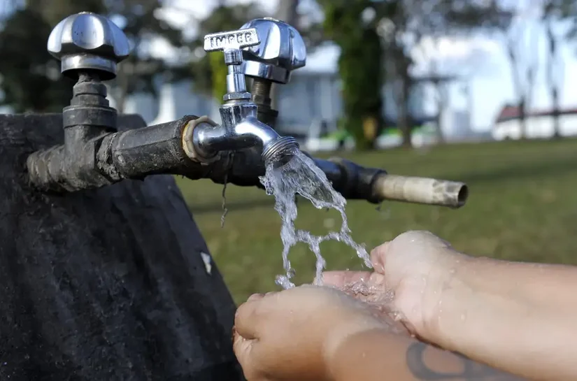 CNM alerta que garantia de água potável nas escolas depende de financiamento para Municípios