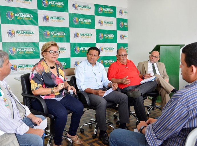 Palmeira: prefeitura faz reunião com comissão carnavalesca para definir TAC