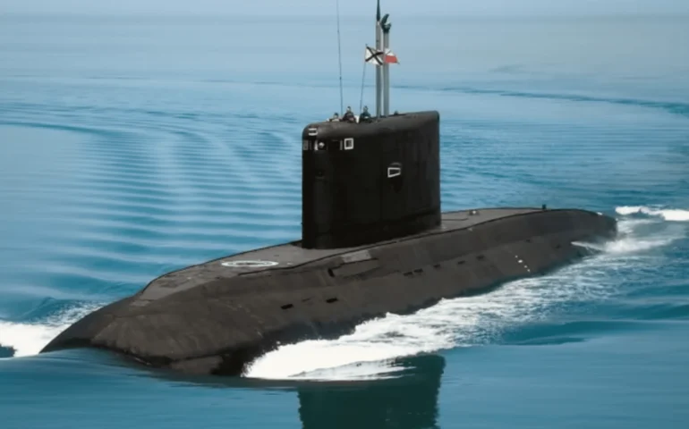 Ucrânia afirma ter afundado um submarino e danificado um sistema de mísseis antiaéreos russos