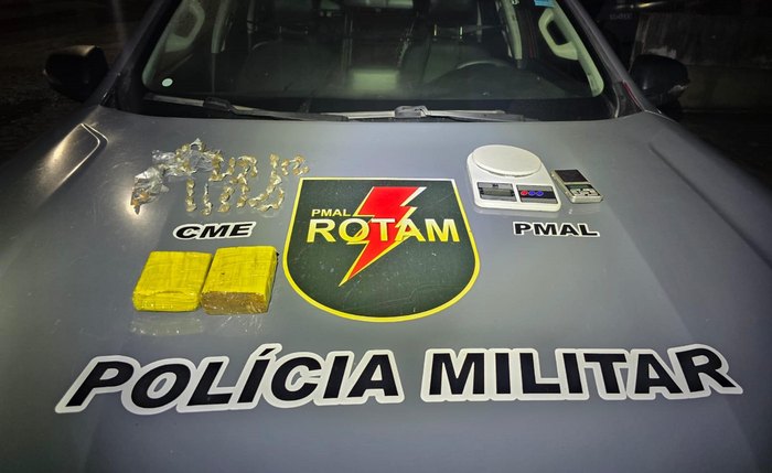 Havia um mandado de prisão preventiva em aberto contra o indivíduo pelo crime de roubo qualificado